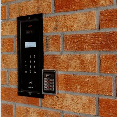 Nest Inn Oasis Residence Nagybánya Kültér fotó